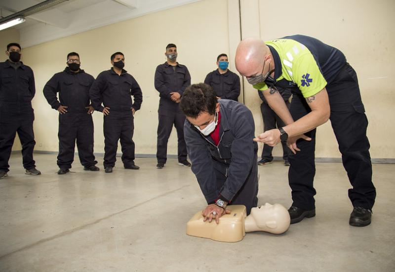 RCP y primeros auxilios para aspirantes al patrullaje municipal, salud, bienestar, herramientas