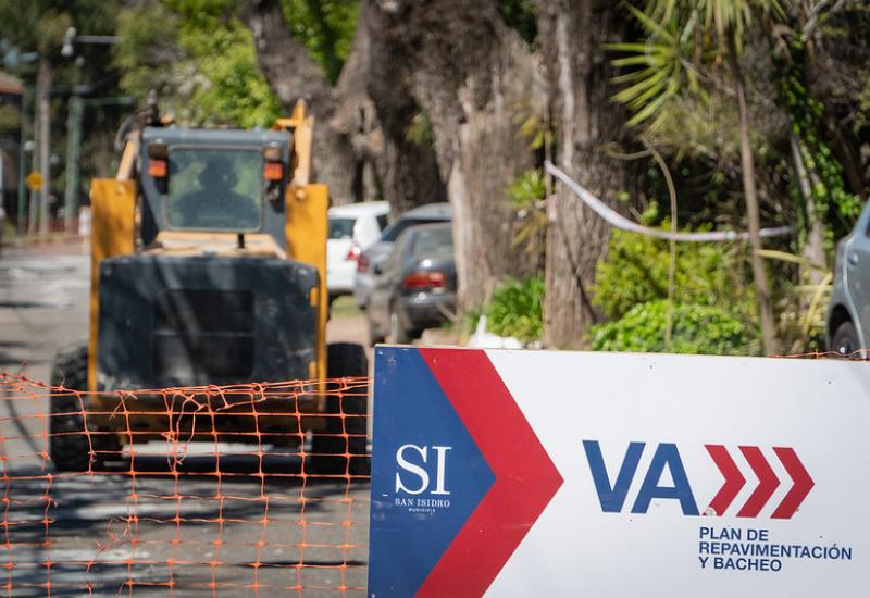 REPAVIMENTACION DE LA CALLE RIVADAVIA EN BECCAR REPAVIMENTACION DE LA CALLE RIVADAVIA EN BECCAR