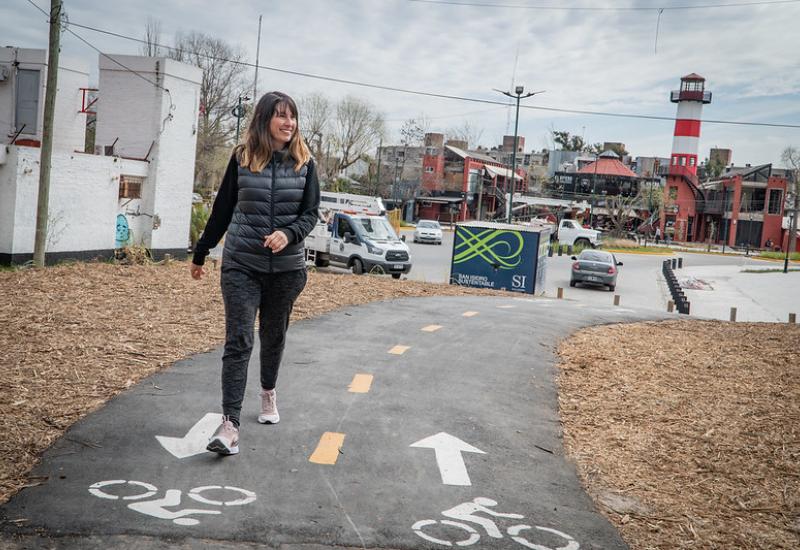 SENDA AERÓBICA EN EL PARQUE PÚBLICO DEL PUERTO