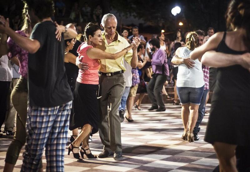 tango en la plaza 9 de julio de martinez tango en la plaza 9 de julio de martinez