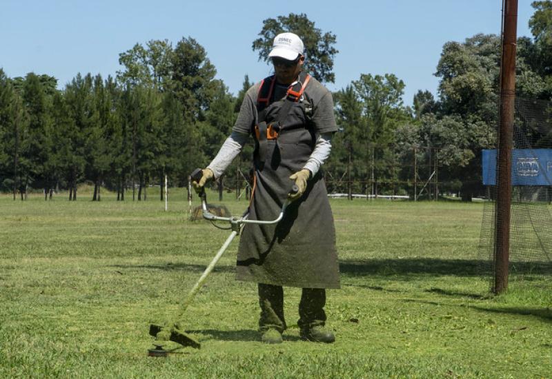 MANTENIMIENTO EN EL GOLF DE VILLA ADELINA, municipalidad de san isidro