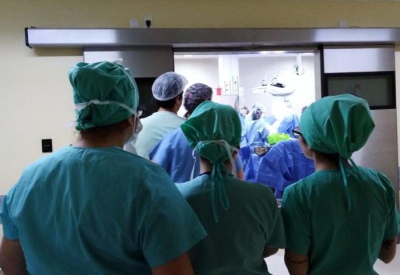 Terapia intensiva, hospital central, Municipio de San Isidro