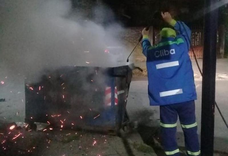 VANDALISMO EN CONTENEDORES VANDALISMO EN CONTENEDORES, SAN ISIDRO