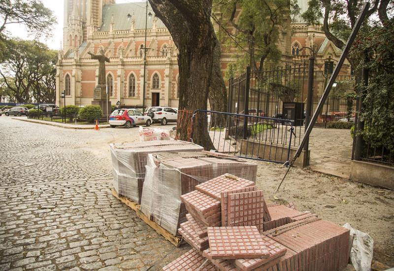 Renovación de veredas en el casco histórico, obras, municipio, san isidro, centro, renovacion, mejoras urbanisticas, vecinos