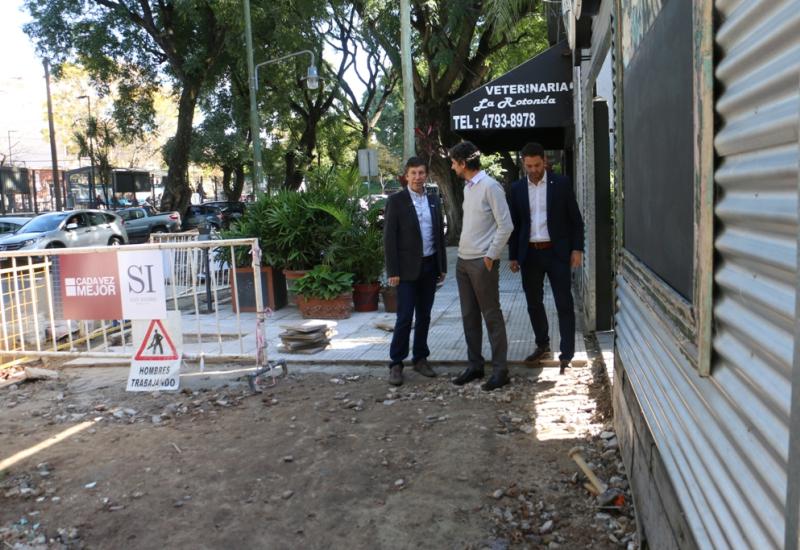 RENOVACIÓN DE VEREDAS EN CENTROS COMERCIALES DE ACASSUSO