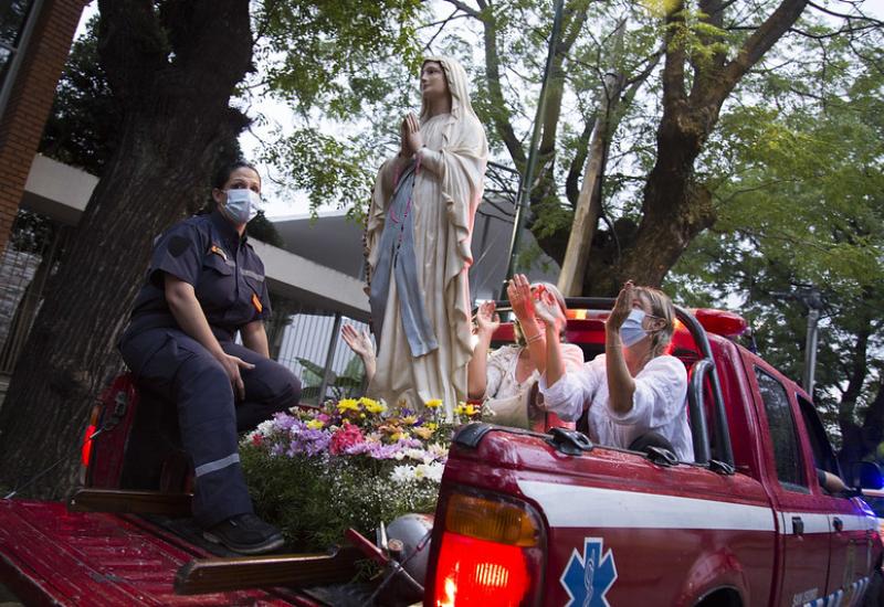 municipio de san isidro, iglesia, religion, virgen de lourdes, precesion, religioso