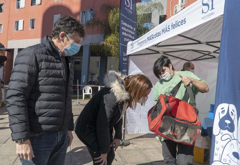 MASCOTAS MAS FELICES ZOONOSIS SAN ISIDRO municipio de san isidro, zoonosis, mascotas mas felices, perros, gatos, desparasitacion, vacunacion, antirrabica, rabia, gratis, gustavo posse