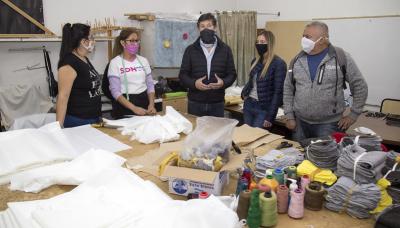 DELANTALES PARA EL PERSONAL DE SALUD