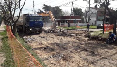 Trabajos de asfalto en Boulogne, Municipio de San Isidro