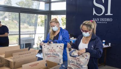 municipio de san isidro, espacio publico, accion social, bolsas navideñas