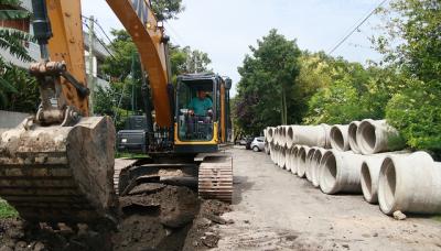 CONSTRUYEN DESAGÜE EN EL BAJO DE SAN ISIDRO 