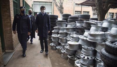 DESBARATAN UNA BANDA QUE ROBABA RUEDAS DE  AUTOS 