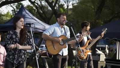 FESTIVAL AL SOL SAN ISIDRO municipio de san isidro, festival al sol, integracion comunitaria, toma la voz, musica, sustentable, sustentabilidad, ecologico, ecologia, bandas, banda, stands, reciclar, reciclado