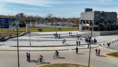 SE INAUGURÓ EL ACCESO PRINCIPAL DEL PARQUE PÚBLICO DEL PUERTO