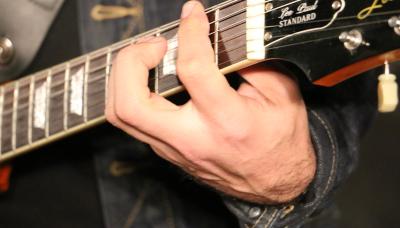GUITARRA EN CASA DE LA JUVENTUD, MUNICIPIO DE SAN ISIDRO