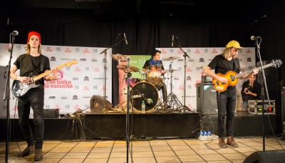 SAN ISIDRO TE ESCUCHA, TRICICLO