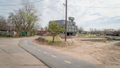 SENDA AERÓBICA EN EL PARQUE PÚBLICO DEL PUERTO