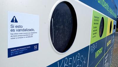 Vandalismo en San Isidro, Eco punto, romper, dañar, contenedor, amarillo, papel, medio ambiente, san isidro, vidrio, daño