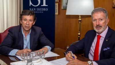 Posse y el presidente de la DAIA