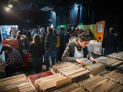 municipio de san isidro, feria, vinilo, vinilos, juventus, cultura, bajo de san isidro, musica, disco, discos, evento
